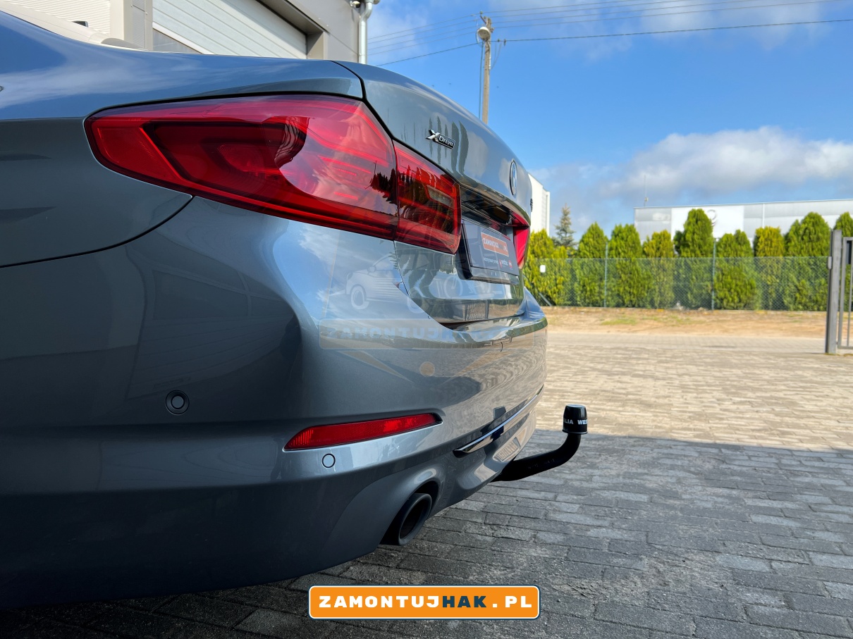 Hak holowniczy Westfalia w samochodzie BMW 5 G30 - profesjonalne rozwiązanie dla Twoich potrzeb